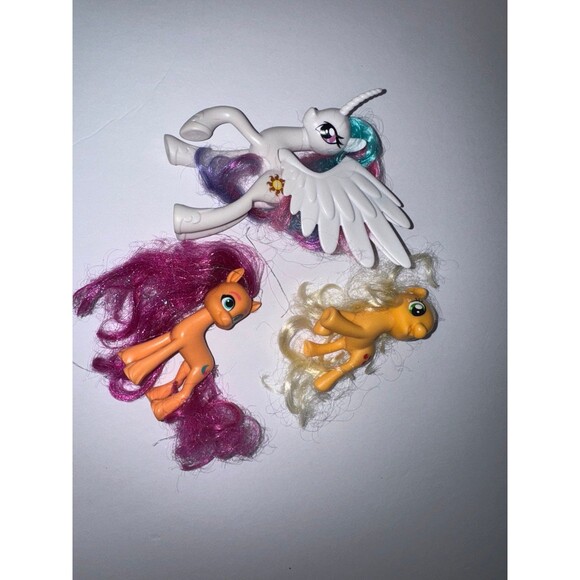 My little Pony bundle of 3 ponies Sunny Starscout, PRINCESS CELESTIA, Apple Jack - Picture 1 of 8